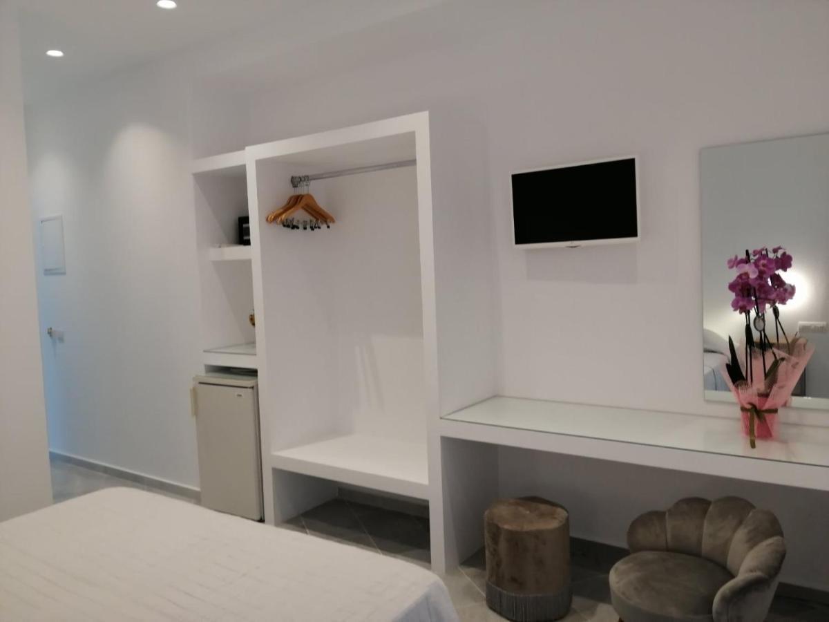 Doukissa Hotell Páros Exteriör bild