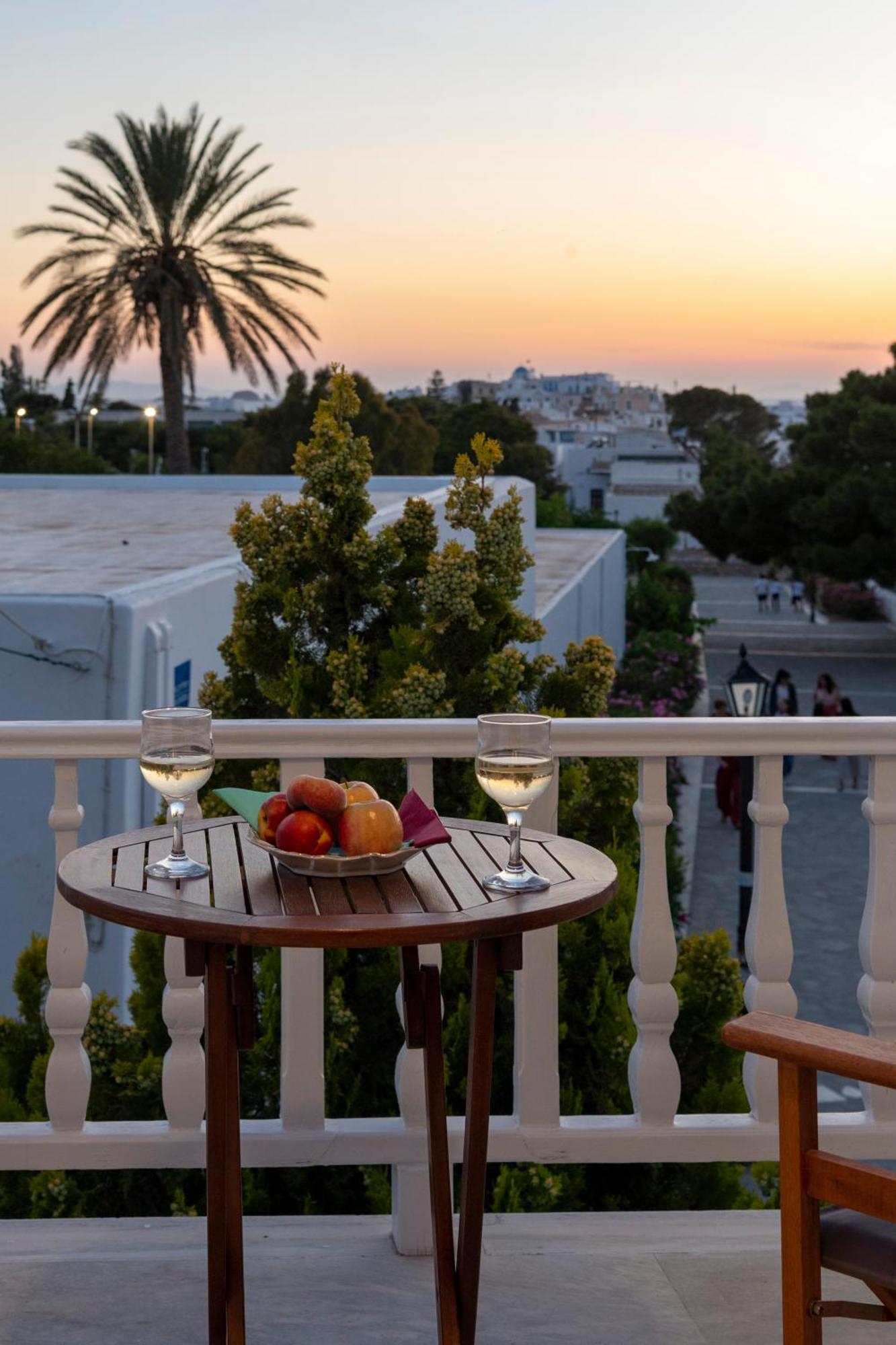 Doukissa Hotell Páros Exteriör bild