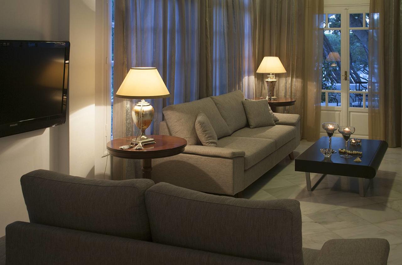 Doukissa Hotell Páros Exteriör bild
